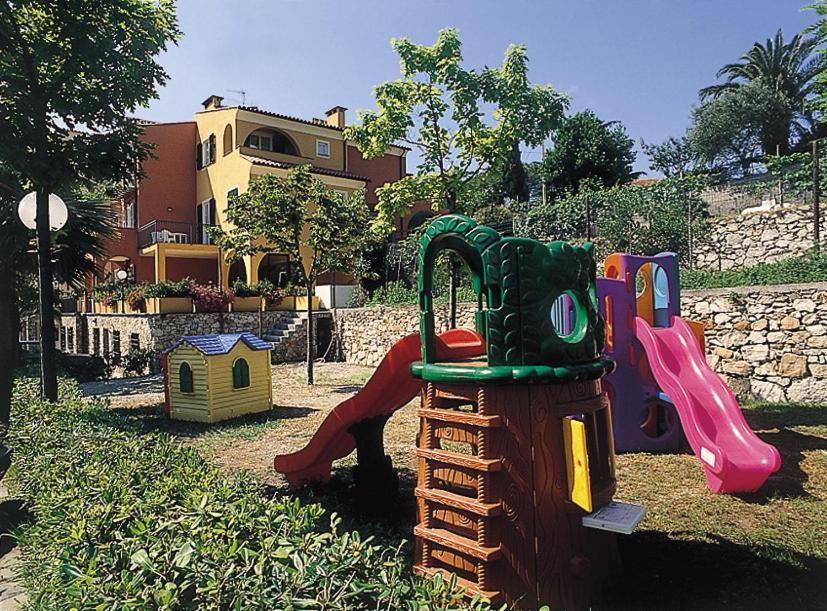 Campeggio Pian Dei Boschi Pietra Ligure Exterior photo