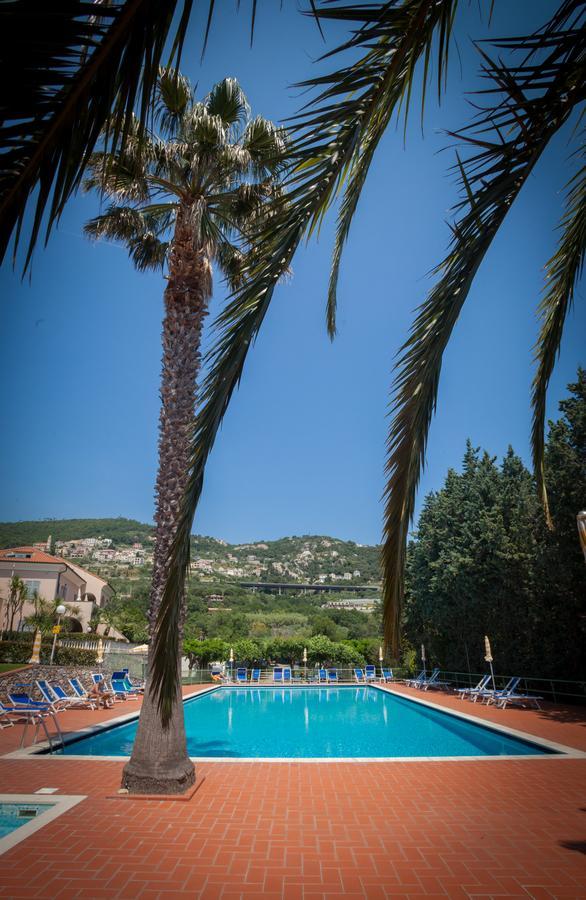 Campeggio Pian Dei Boschi Pietra Ligure Exterior photo
